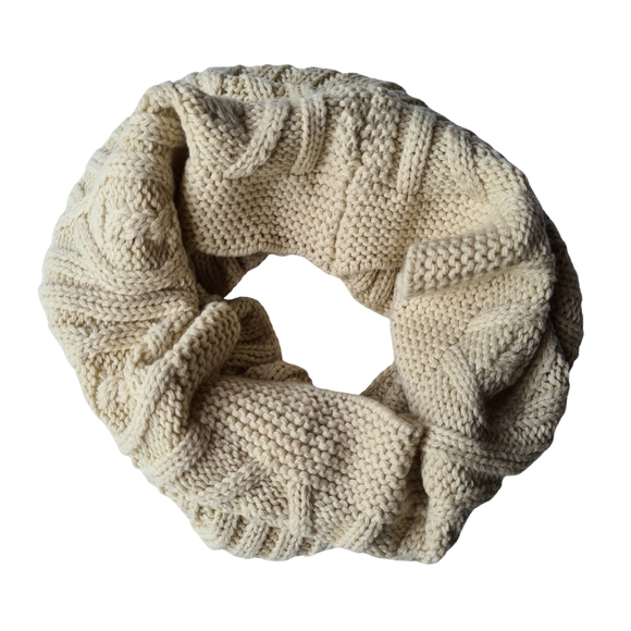 🛑SALE🛑 Warm Winter Beige Knitted Scarf Snood - Picture 5 of 12